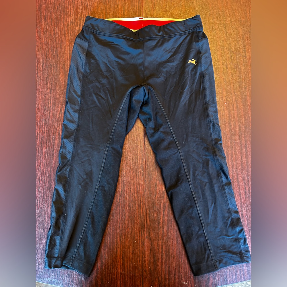 Tracksmith womens capri running legging. Size small black